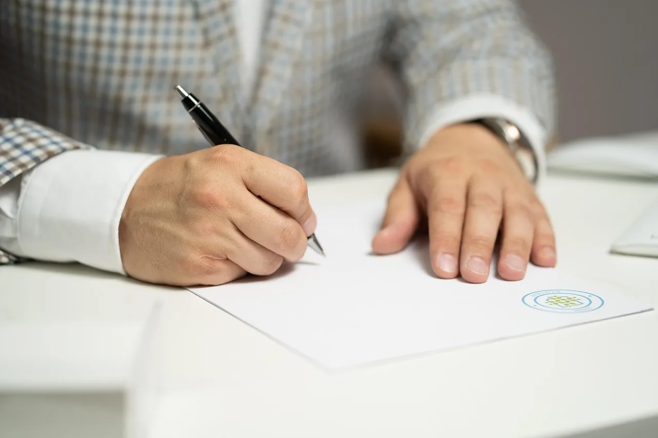 man, sign, paper, write, document, contract, signing, agreement, signature, signing document, signing contract, signing paper, sign, contract, contract, contract, contract, contract, signing, agreement, signature, signature. Setting the chain traceability choices against each other