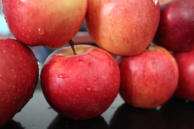 apple, apples, red, pyramid, heap, group, natural, fruits, farming, healthy, fresh, harvest, health, vitamins, freshness, sustainable, ecological, bio