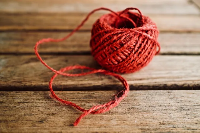 fiber, yarn, skein, red yarn, wool yarn, closeup, yarn, yarn, yarn, yarn, yarn. Natural Textile Fibers Problems: A Diagnosis Guide