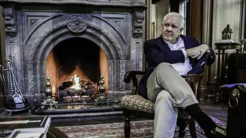 Harlan Crow Net Worth